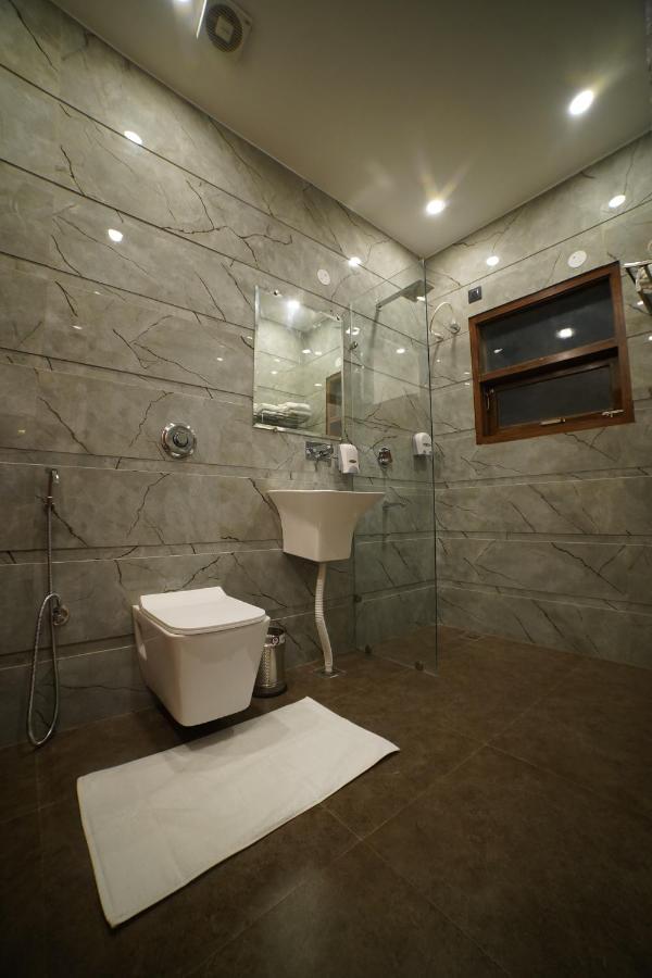 Hotel Elite - 5 Mins From Golden Temple อัมริตสา ภายนอก รูปภาพ
