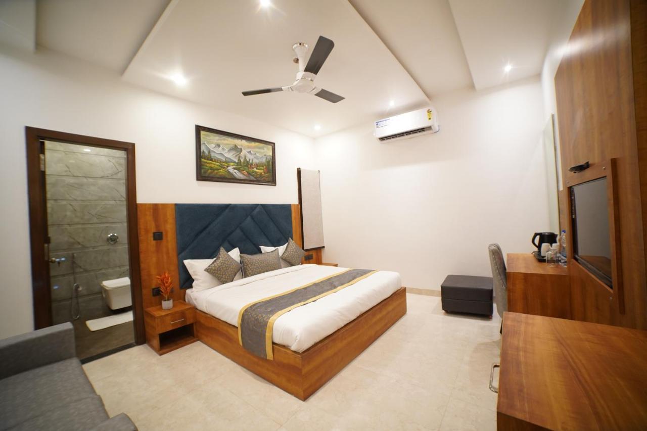 Hotel Elite - 5 Mins From Golden Temple อัมริตสา ภายนอก รูปภาพ